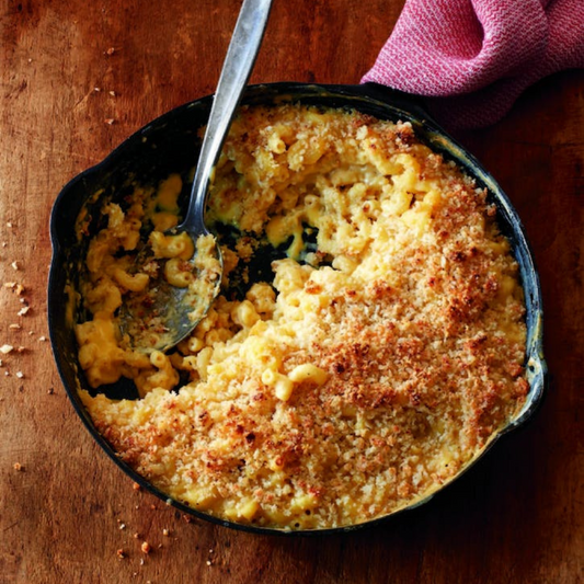 Macarrones al Queso con Migajas Crujientes de Queso Parmesano