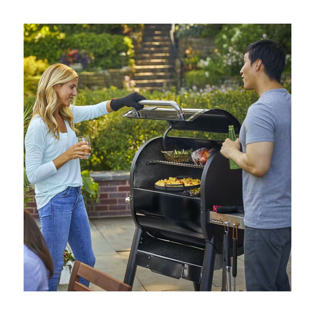 Asador de pellets de madera SmokeFire EX4 negro