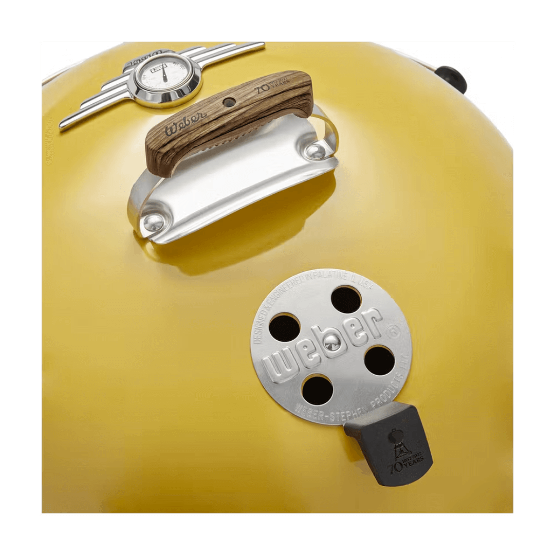 Asador de carbón Kettle 70 Aniversario Hot Rod Yellow